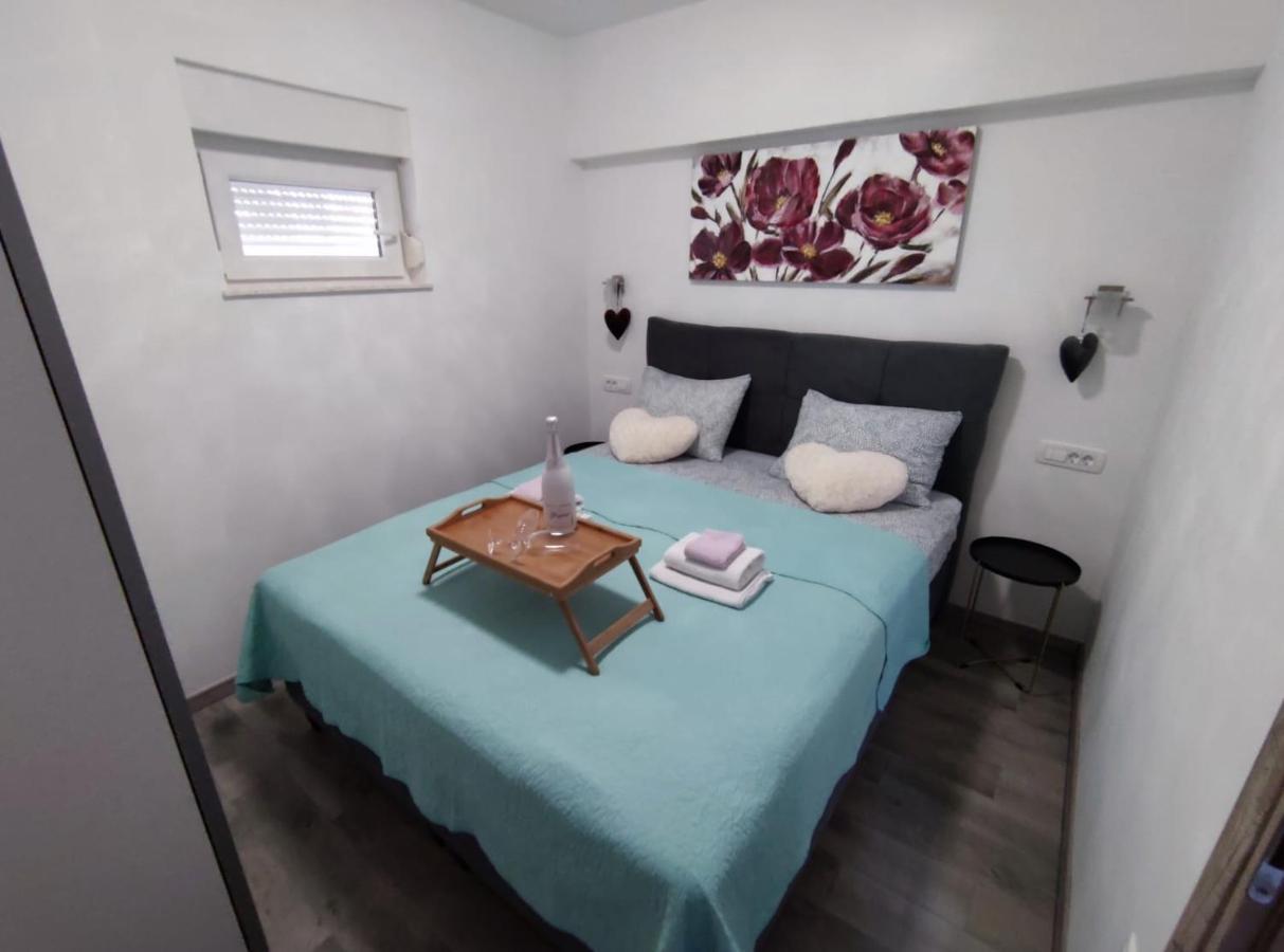 Apartmani Vuckovic Vodice Exterior foto