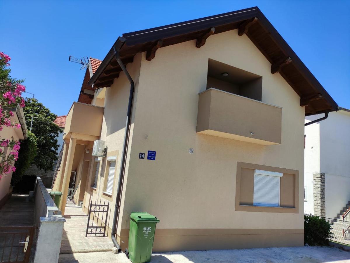 Apartmani Vuckovic Vodice Exterior foto