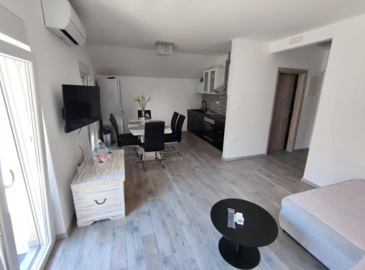Apartmani Vuckovic Vodice Exterior foto